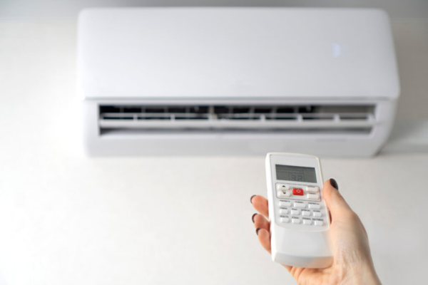 Air conditioner and remote control